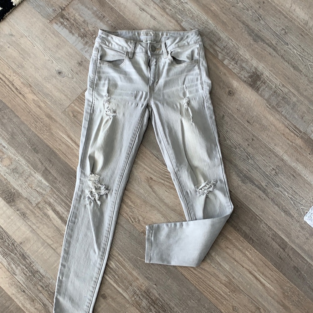 American Eagle Light Gray Ripped Skinny Jeans